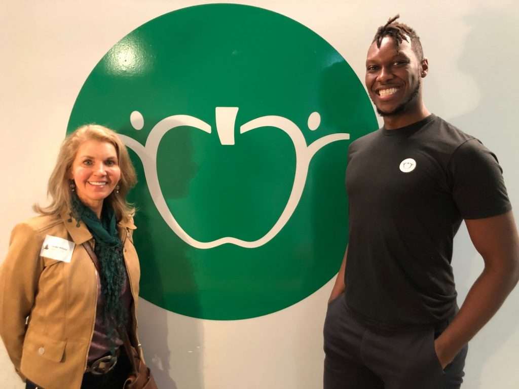 Lynda R. Williams visits with TeachersPayTeachers Specialist