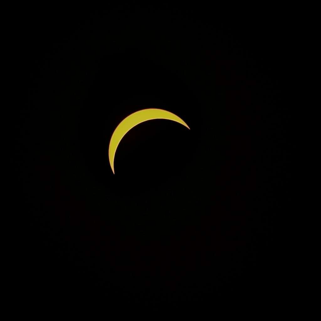 crescent solar eclipse